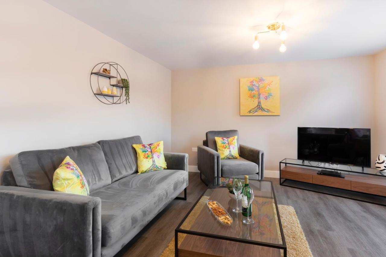 Elliot Oliver - Luxurious Two Bedroom Apartment With Parking กลอสเตอร์ ภายนอก รูปภาพ