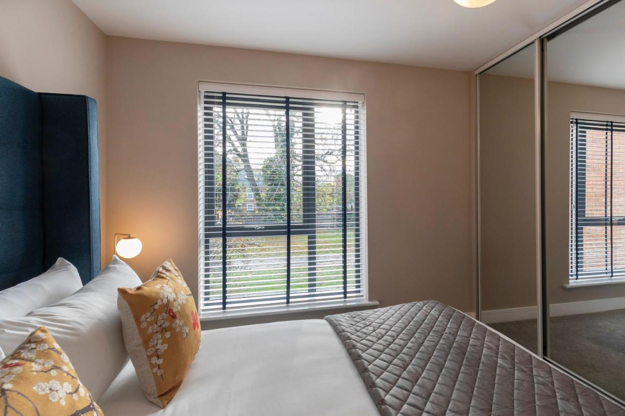 Elliot Oliver - Luxurious Two Bedroom Apartment With Parking กลอสเตอร์ ภายนอก รูปภาพ