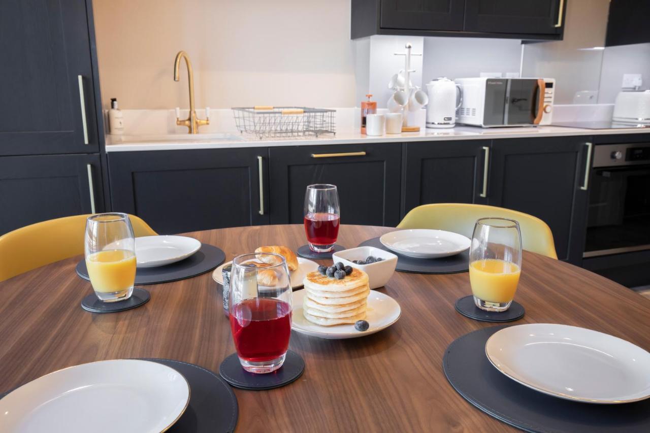 Elliot Oliver - Luxurious Two Bedroom Apartment With Parking กลอสเตอร์ ภายนอก รูปภาพ